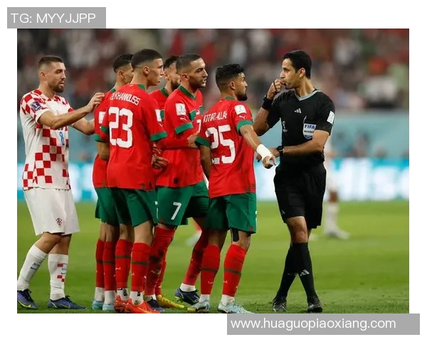 当足球巨星霸气瞬间点燃绿茵场全场观众热血澎湃见证王者风范